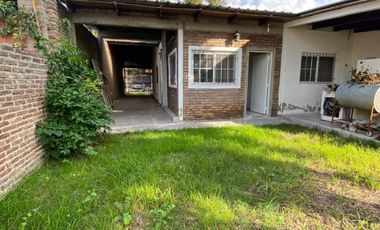 Venta casa reciclada, cochera. Zona río Baigorria