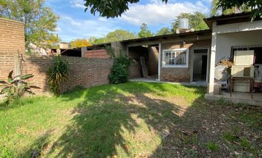 Venta casa reciclada, cochera. Zona río Baigorria