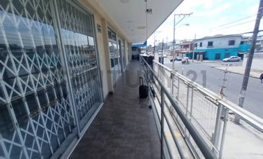 Plaza Comercial Colón y Babahoyo Alquilo Locales Comerciales Planta Alta 42m2