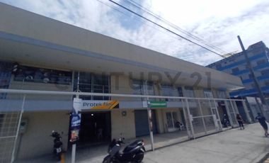 Plaza Comercial Colón y Babahoyo Alquilo Locales Comerciales Planta Alta 42m2
