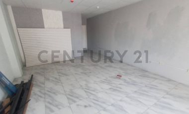 Plaza Comercial Colón y Babahoyo Alquilo Locales Comerciales Planta Alta 42m2