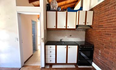 Casa en venta con jardín, pileta y quincho, en San Isidro