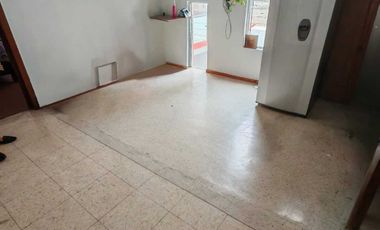 CASA CON DEPARTAMENTOS  Y LOCAL EN VENTA NICOLAS ROMERO