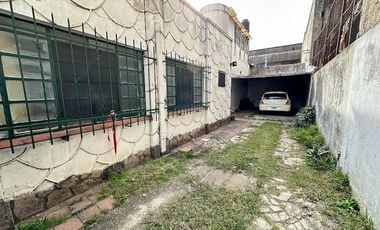 Casa ideal uso comercial sobre Avenida Calchaqui