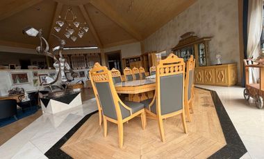 Casa en venta en Bosques de las Lomas. Jardín