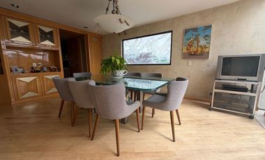 Casa en venta en Bosques de las Lomas. Jardín