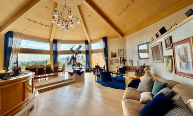 Casa en venta en Bosques de las Lomas. Jardín