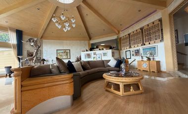 Casa en venta en Bosques de las Lomas. Jardín