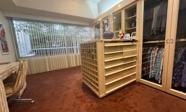 Casa en venta en Bosques de las Lomas. Jardín