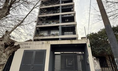 Departamento dos ambientes - Vista libre con balcon - Cuarto piso