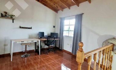 Venta Triplex 2 dormitorios- Estudio- Islas Malvinas 1900- Bª Provincias Unidas