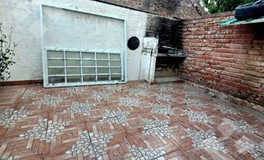 Venta Triplex 2 dormitorios- Estudio- Islas Malvinas 1900- Bª Provincias Unidas