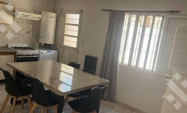 Venta Triplex 2 dormitorios- Estudio- Islas Malvinas 1900- Bª Provincias Unidas