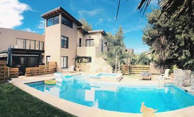 Zapiola 977 -  Monte Grande