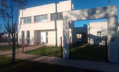 Casa en venta - 3 Dormitorios 3 Baños - Cochera - 314Mts2 - Carmen de Areco