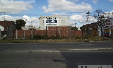 LOTE INDUSTRIAL SOBRE COLECTORA AUTOPISTA DEL OESTE Y NAVARRO