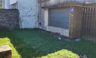 FRENCH AL 7600 - VENTA DE CASA 2 DORMITORIOS EN FISHERTON ROSARIO