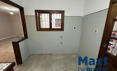 Casa 3 ambientes, verde, quincho