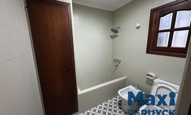 Casa 3 ambientes, verde, quincho