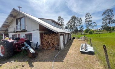 Casa en venta c/ estacionamiento en Yumbel