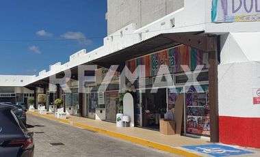 LOCAL COMERCIAL EN PLANTA BAJA CERCA DE LA UVM EN JURIQUILLA. - (3)