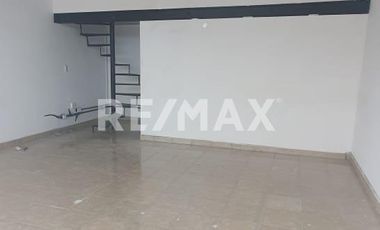 LOCAL COMERCIAL EN PLANTA BAJA CERCA DE LA UVM EN JURIQUILLA. - (3)
