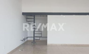 LOCAL COMERCIAL EN PLANTA BAJA CERCA DE LA UVM EN JURIQUILLA. - (3)