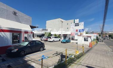 LOCAL COMERCIAL EN PLANTA BAJA CERCA DE LA UVM EN JURIQUILLA. - (3)