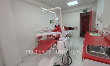 Céntrica clínica dental full equipada