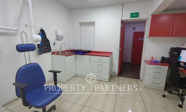 Céntrica clínica dental full equipada