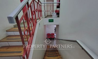 Céntrica clínica dental full equipada