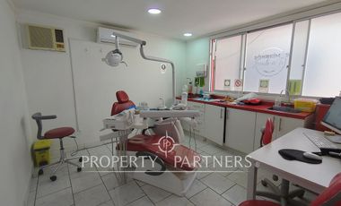 Céntrica clínica dental full equipada