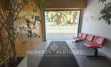 Céntrica clínica dental full equipada