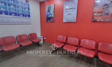 Céntrica clínica dental full equipada