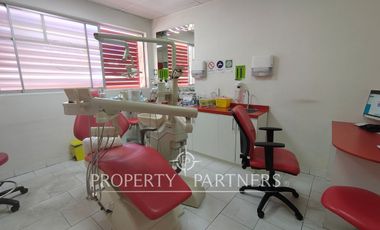 Céntrica clínica dental full equipada