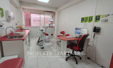 Céntrica clínica dental full equipada