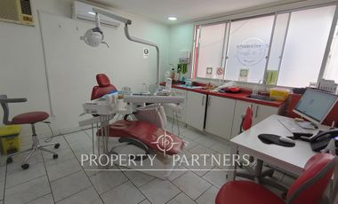 Céntrica clínica dental full equipada