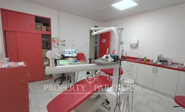 Céntrica clínica dental full equipada