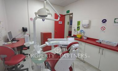 Céntrica clínica dental full equipada