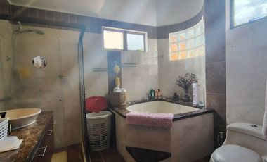 VENTA de CASA RESIDENCIAL en SABANETA