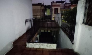 Casa con Terraza, Garage y Jardin