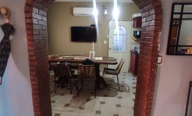 Casa con Terraza, Garage y Jardin