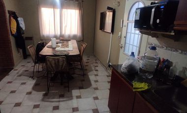 Casa con Terraza, Garage y Jardin