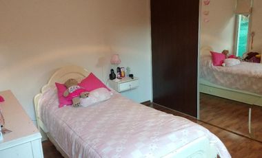 Casa  venta Villa Elisa 2 dormitorios cocheras parque asfalto servicios