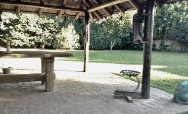 Casa en venta - 2 Dormitorios 2 Baños - Cochera - 1.627Mts2 - Del Viso