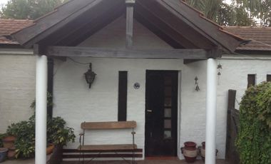 Casa en venta - 2 Dormitorios 2 Baños - Cochera - 1.627Mts2 - Del Viso