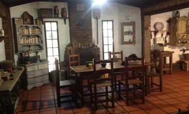 Casa en venta - 2 Dormitorios 2 Baños - Cochera - 1.627Mts2 - Del Viso