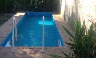 Casa en venta - 2 Dormitorios 2 Baños - Cochera - 1.627Mts2 - Del Viso