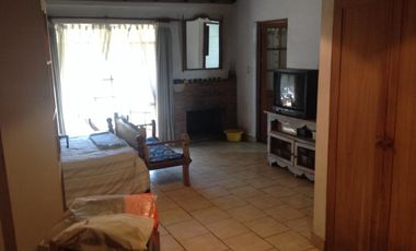 Casa en venta - 2 Dormitorios 2 Baños - Cochera - 1.627Mts2 - Del Viso