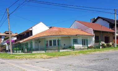 Casa en venta - 3 Dormitorios 2 Baños - Cochera - 163Mts2 - Mar del Plata